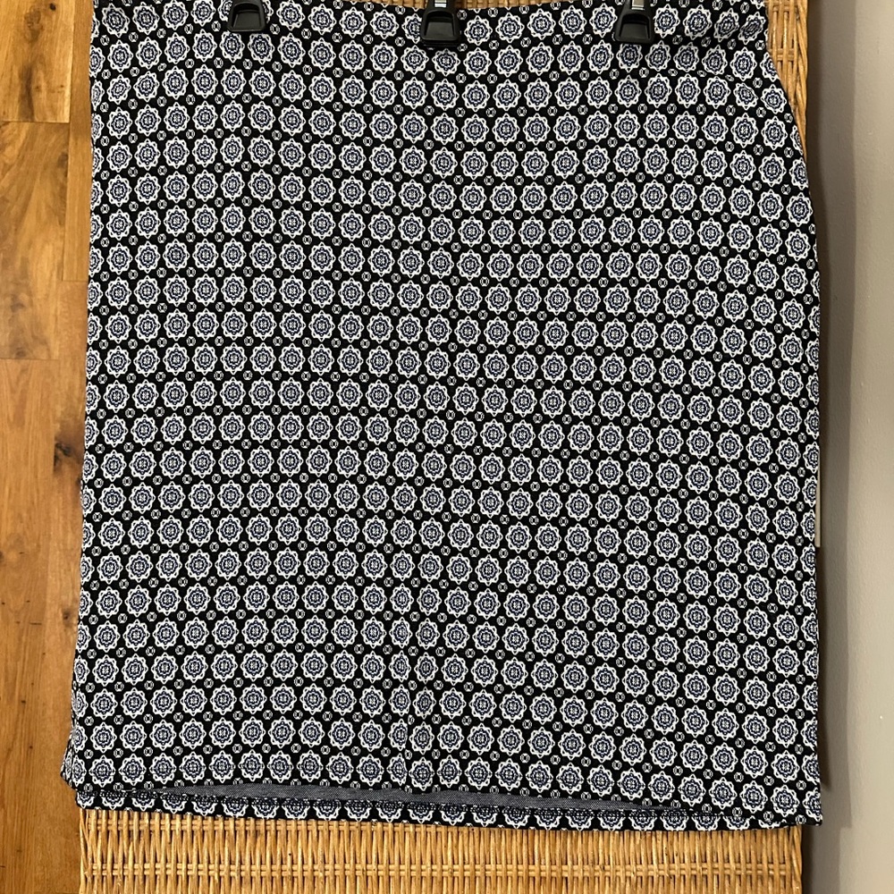 J. Jill Black and White and blue Geometric Pencil Skirt